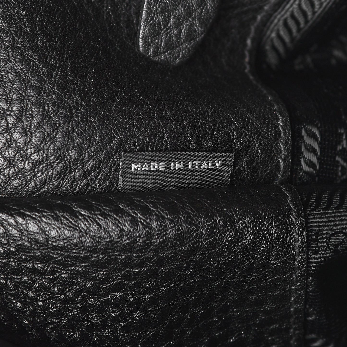 Vitello Daino Tote Black