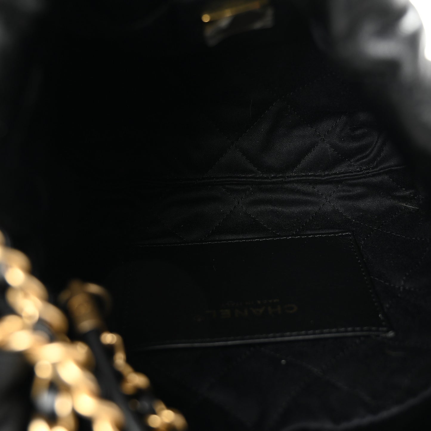 Shiny Crumpled Calfskin Quilted Pearl Mini Chanel 22 Black