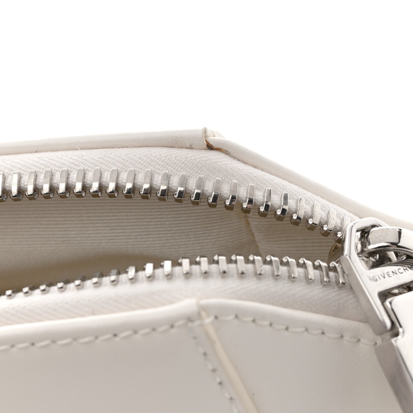 Box Calfskin XS Antigona Ivory