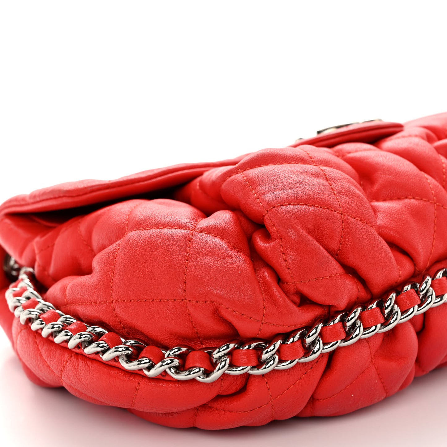 Washed Lambskin Quilted Medium Chain Around Messenger Red