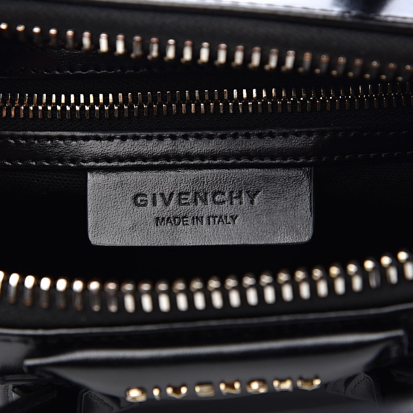Shiny Lord Calfskin Mini Antigona Black