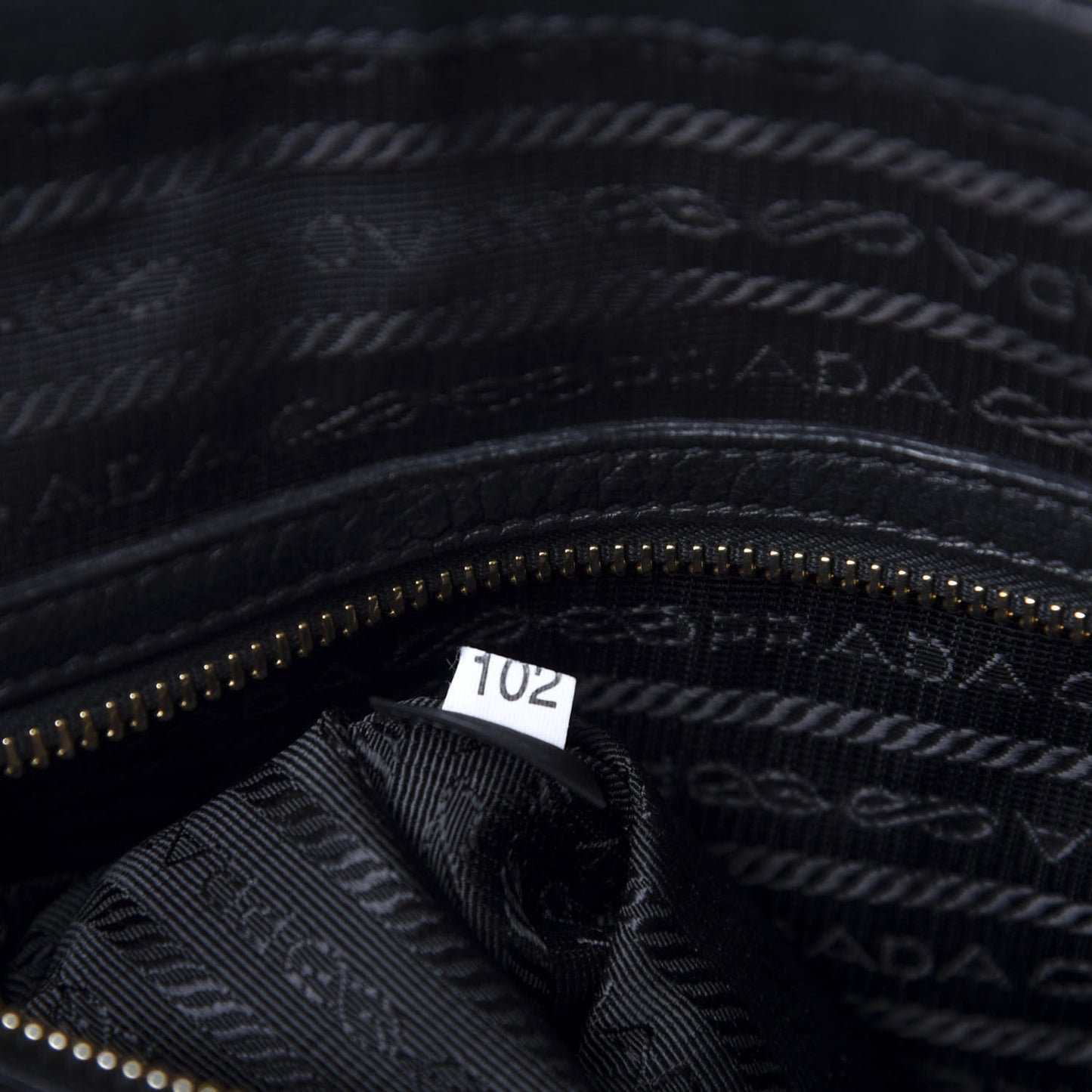 Vitello Daino Shopping Satchel Black