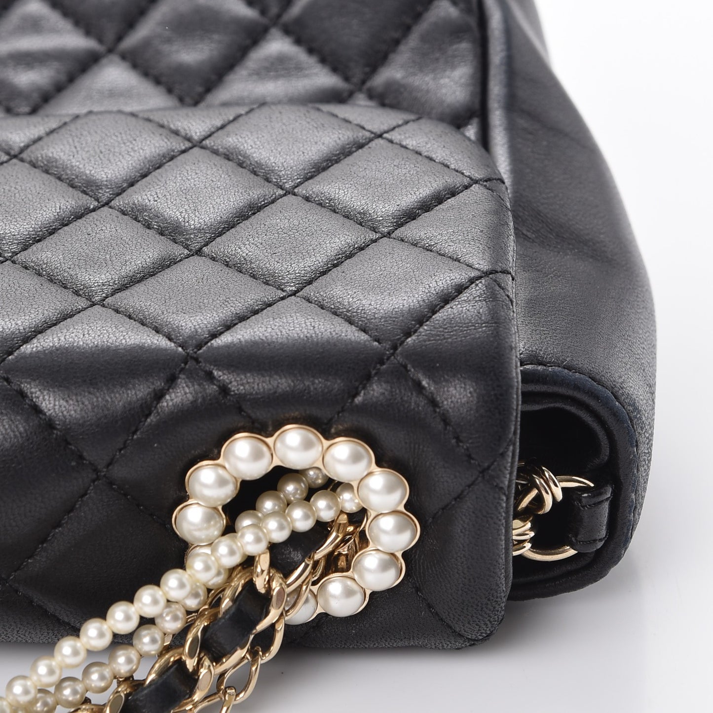 Lambskin Quilted Medium Westminster Pearl Flap Black
