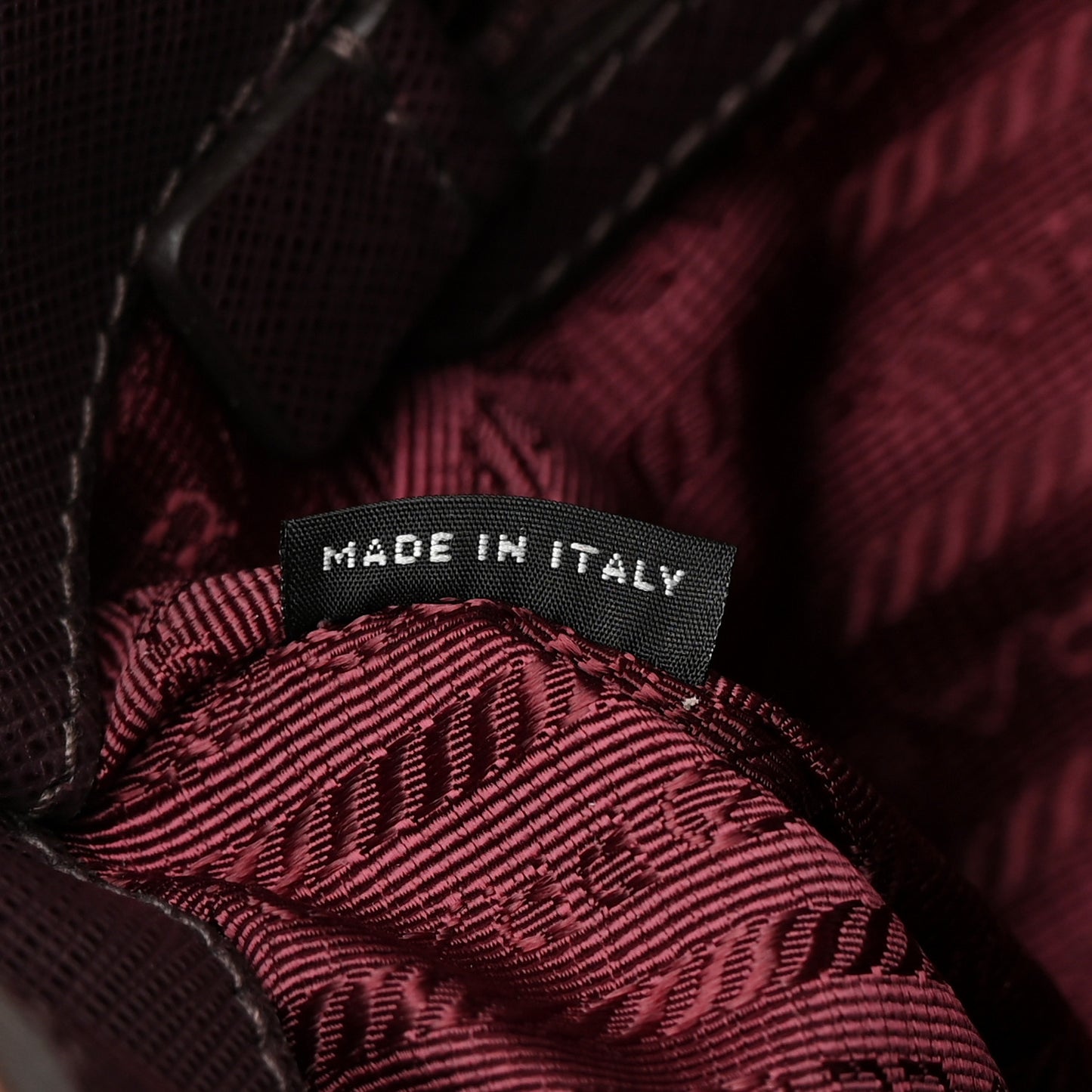 Saffiano Lux Large Galleria Double Zip Tote Granato