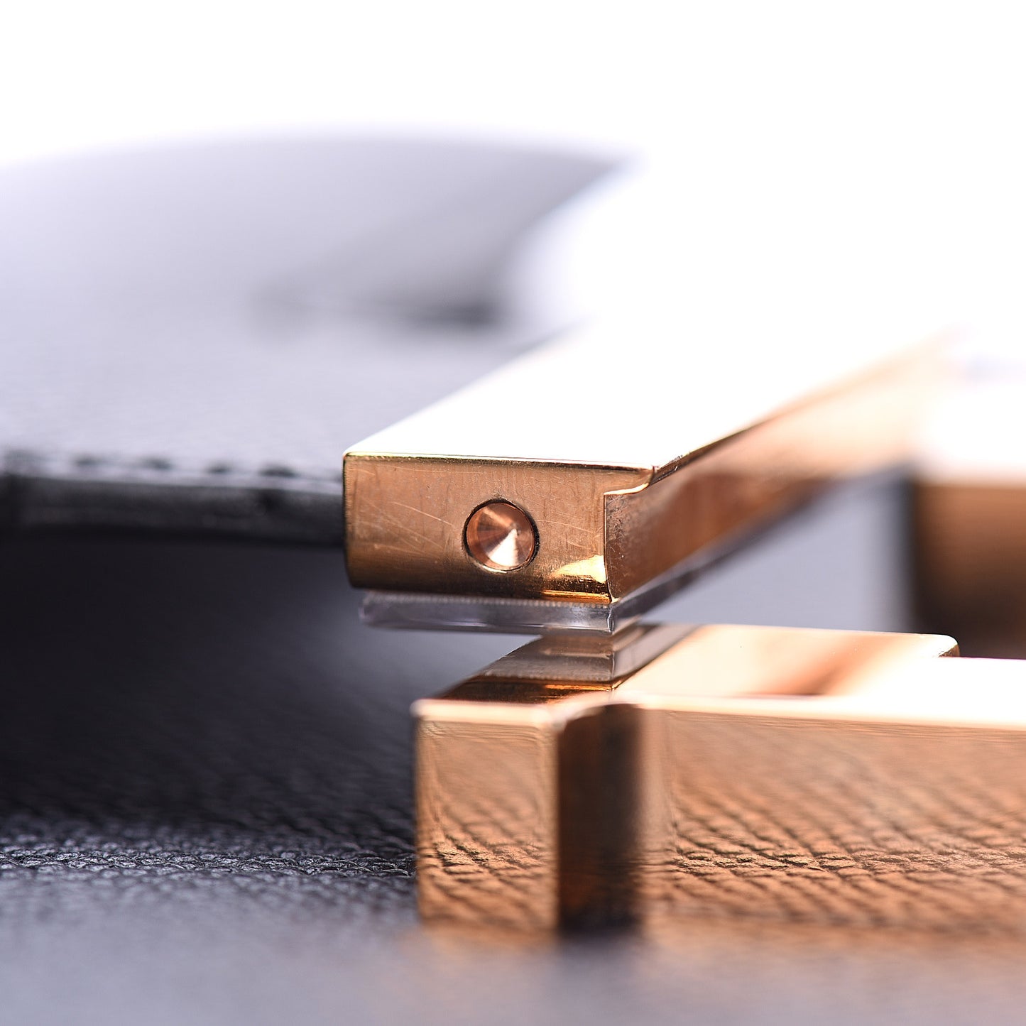 Epsom Constance 24 Black