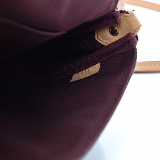 Louis Vuitton Monogram Favorite PM 8 of 8