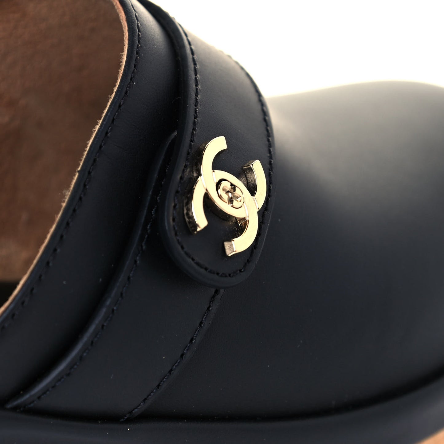 Calfskin CC Turn Lock Clogs 35 Black