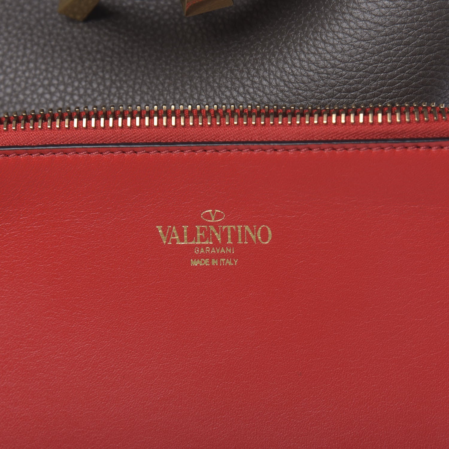 Valentino Garavani Grainy Calfskin Escape Hobo Bag Graphite 6 of 9