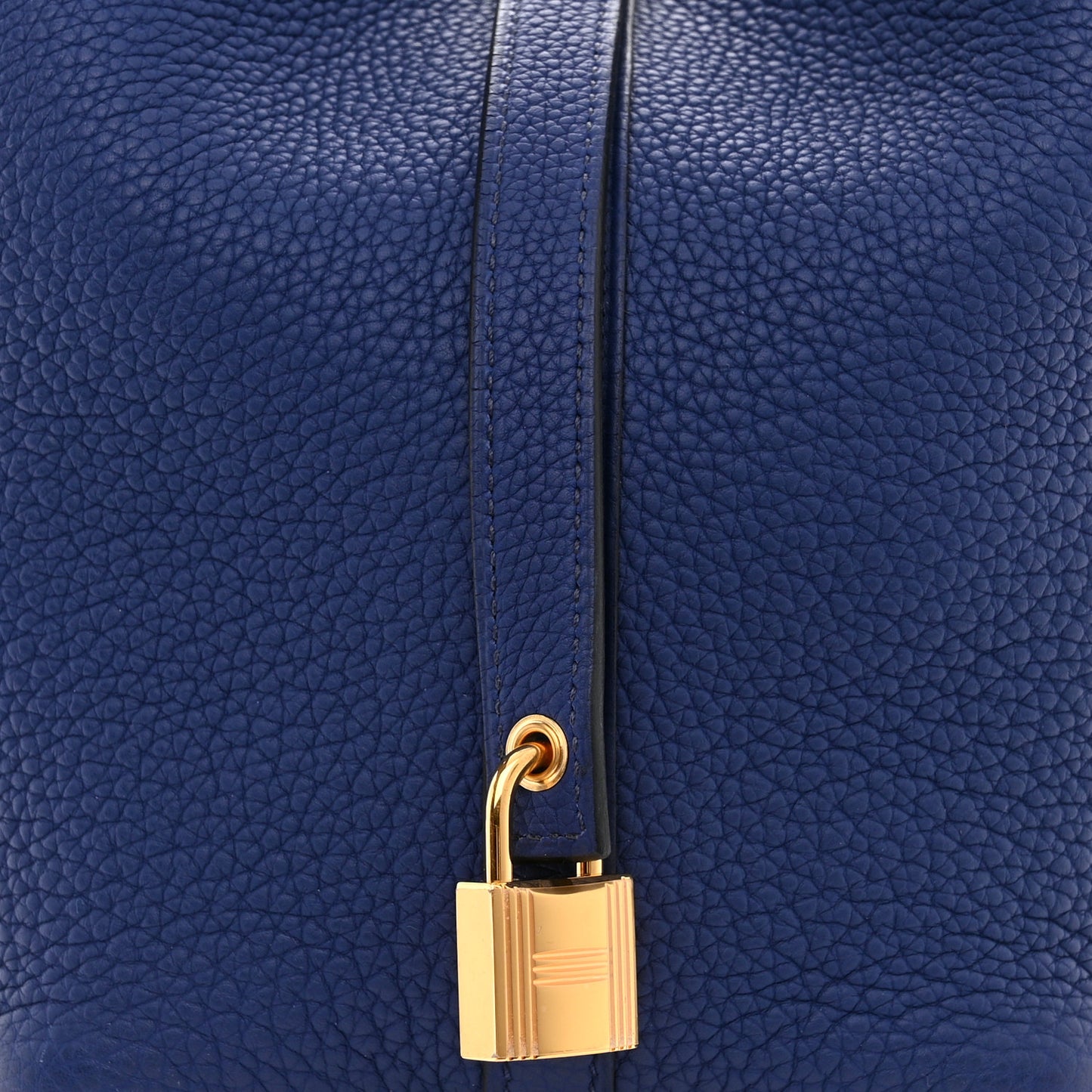 Taurillon Clemence Picotin Lock 18 PM Bleu Saphir