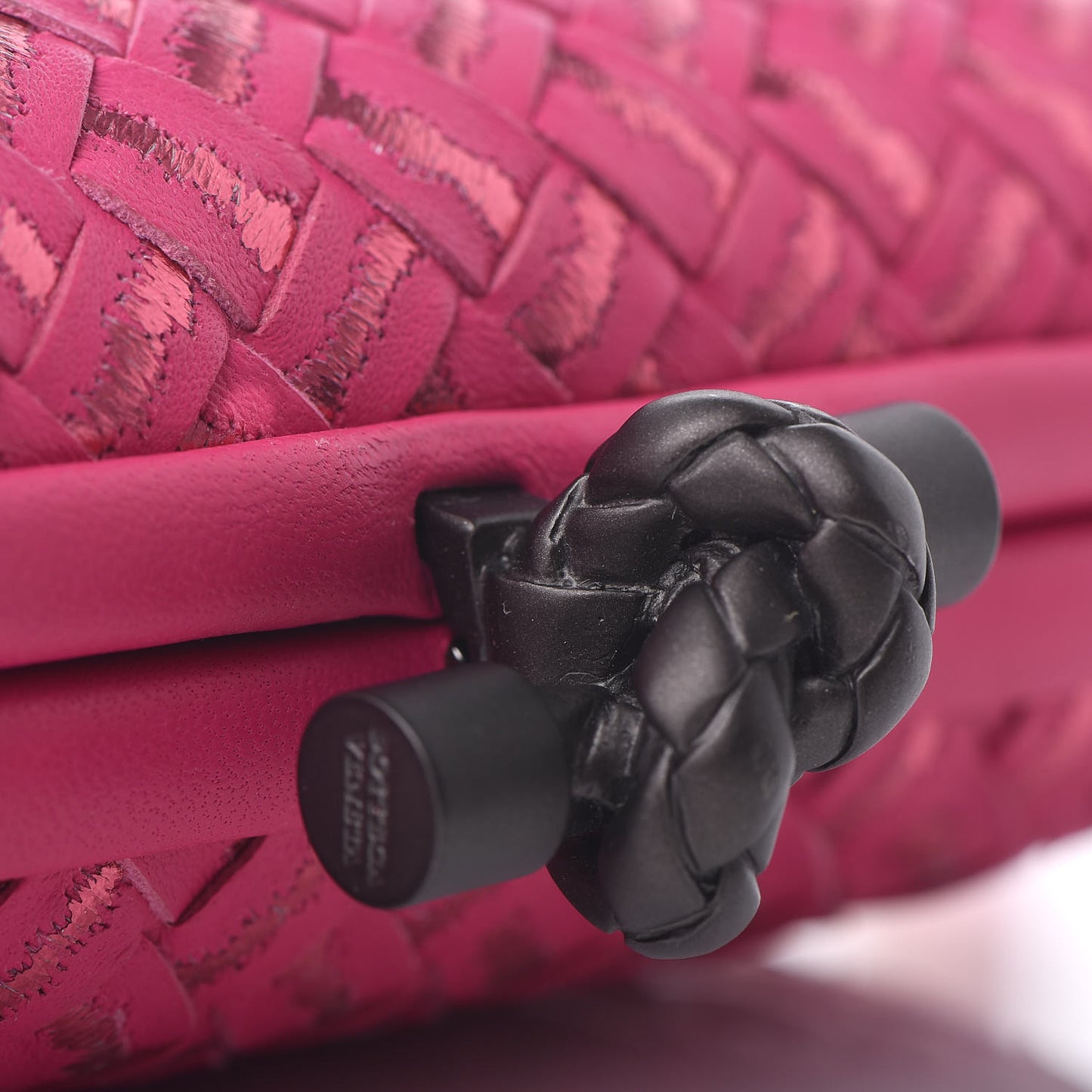 Nappa Intrecciato Metallic Placcato Knot Clutch Rose Shock