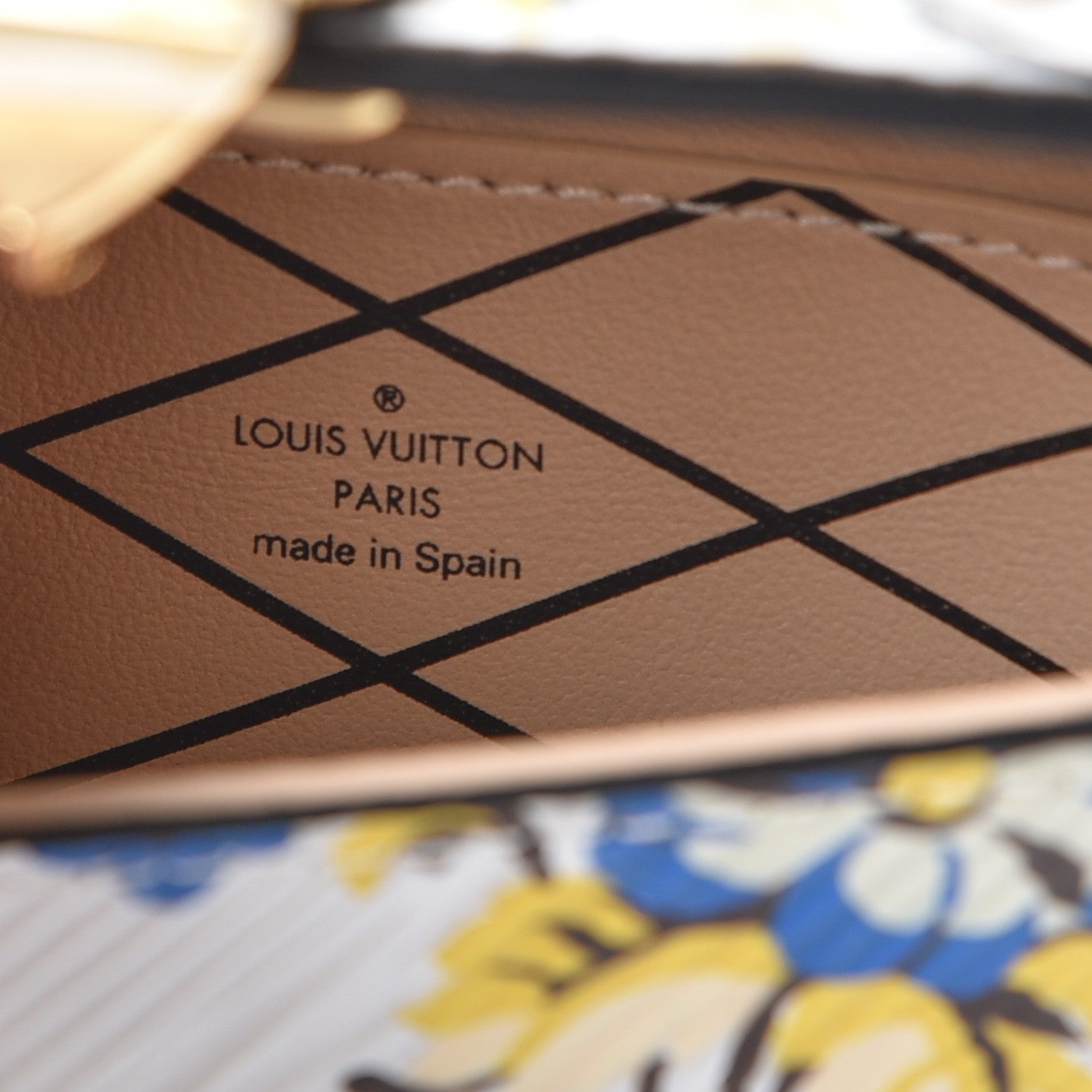 Louis Vuitton Epi Romantic Blossom Essential Trunk White 7 of 9