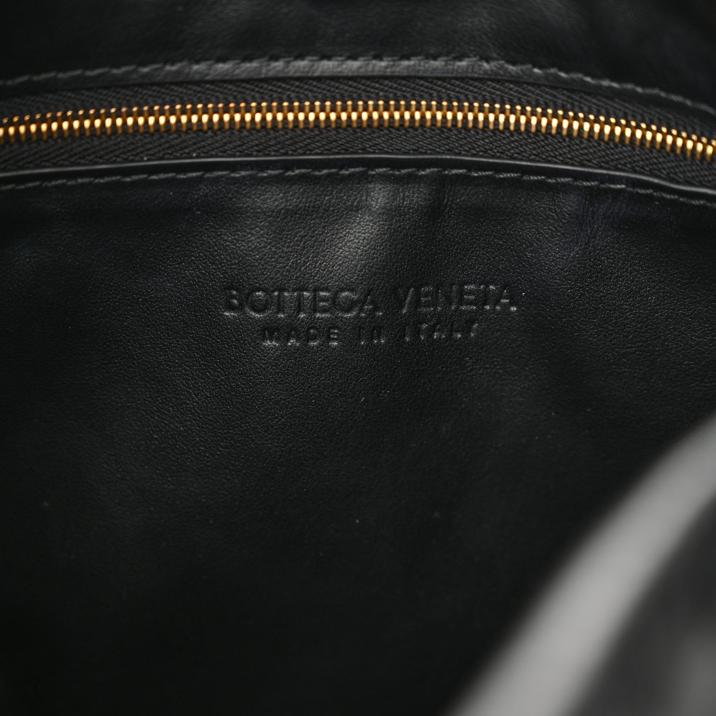 Calfskin Intrecciato Small Hop Black