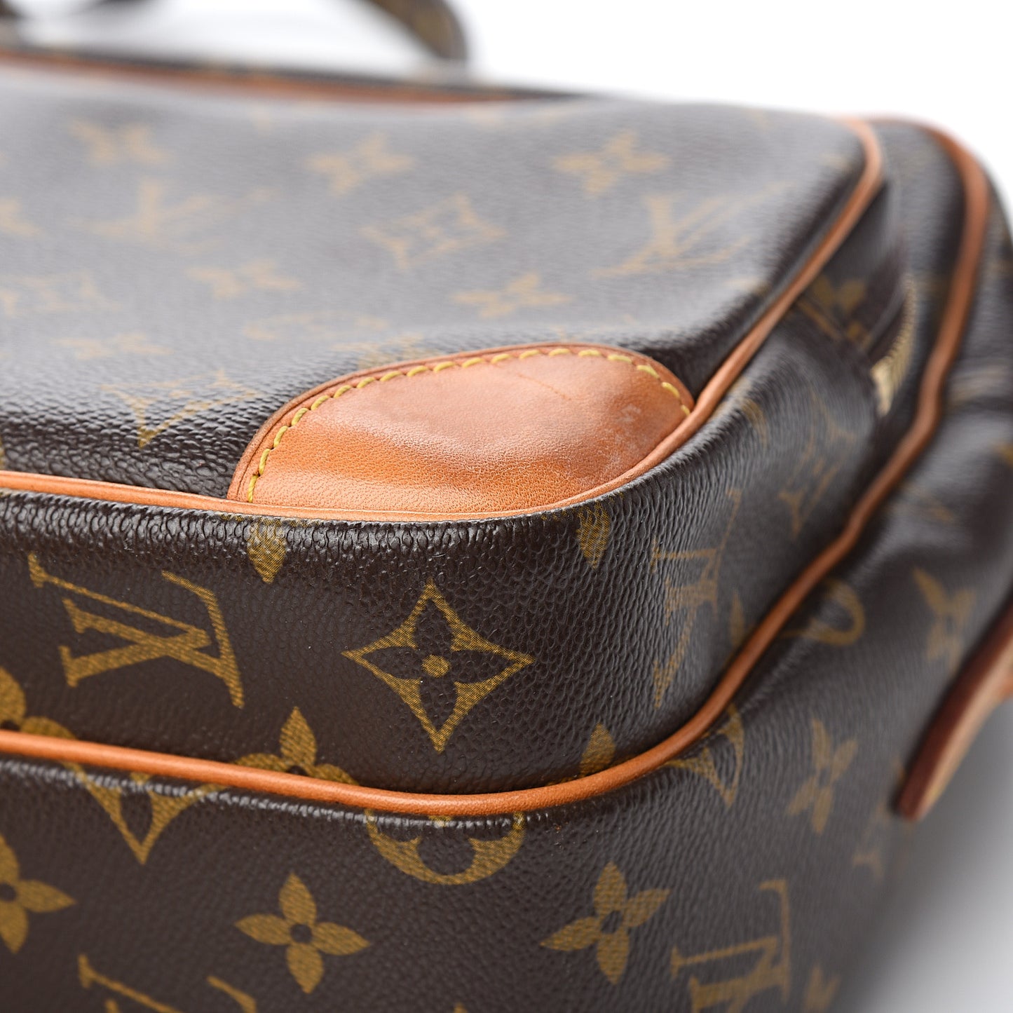 Monogram Nil 28