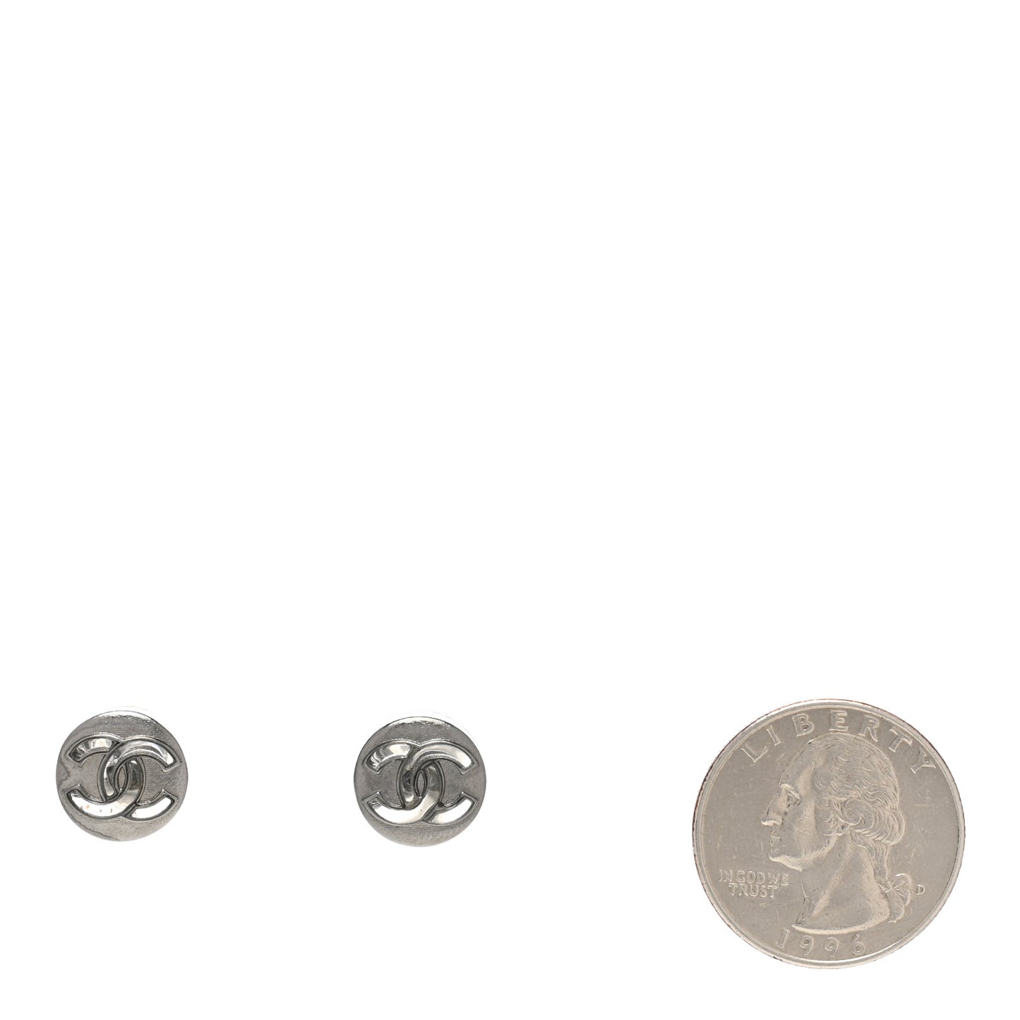 Metal CC Round Earrings Silver