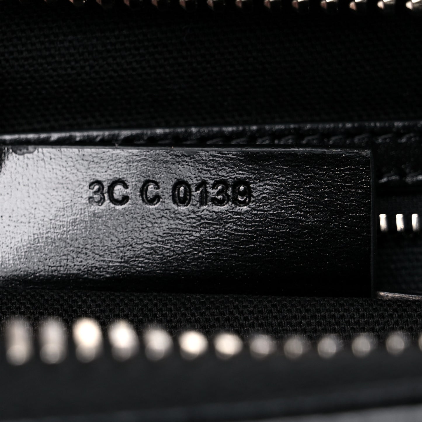 Shiny Lord Calfskin Medium Antigona Black