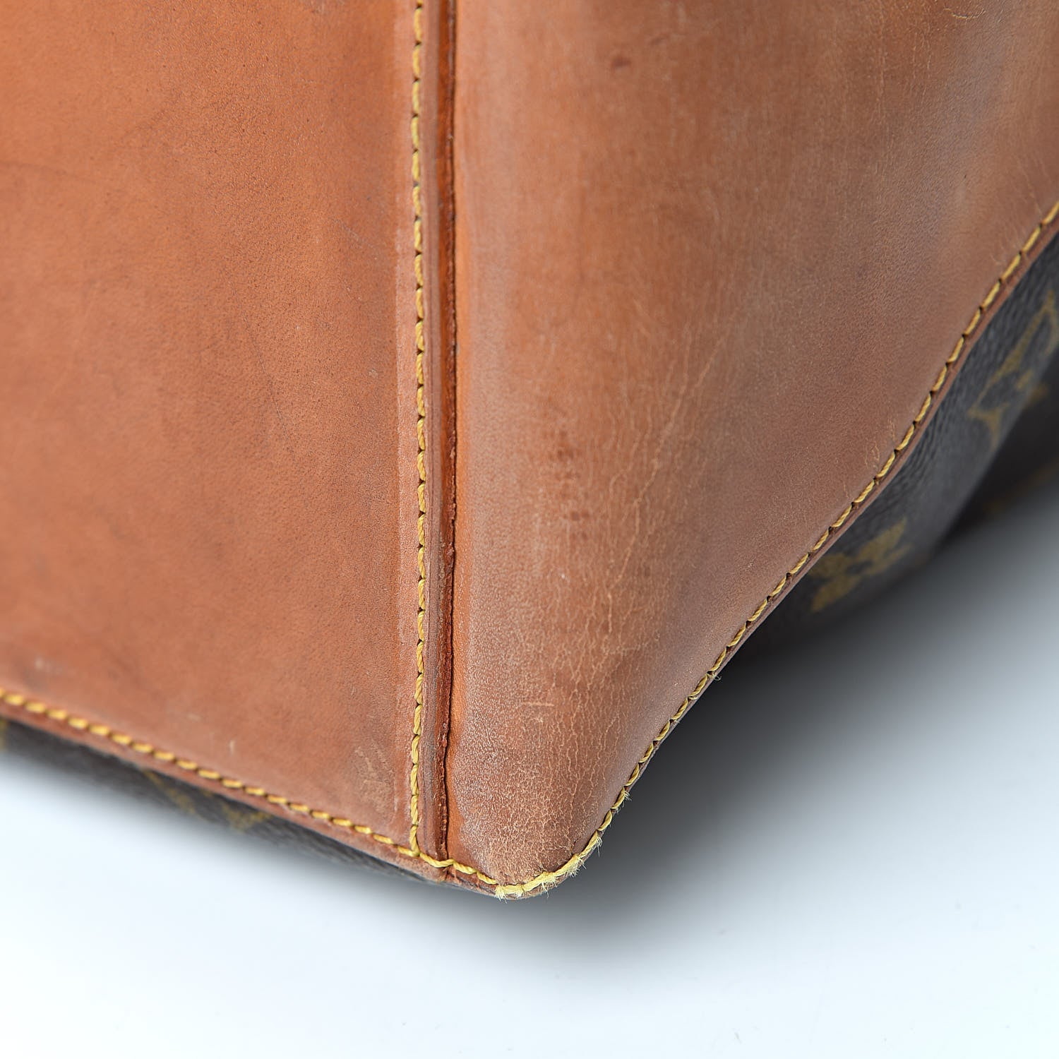 Louis Vuitton Monogram Cabas Mezzo 19 of 22