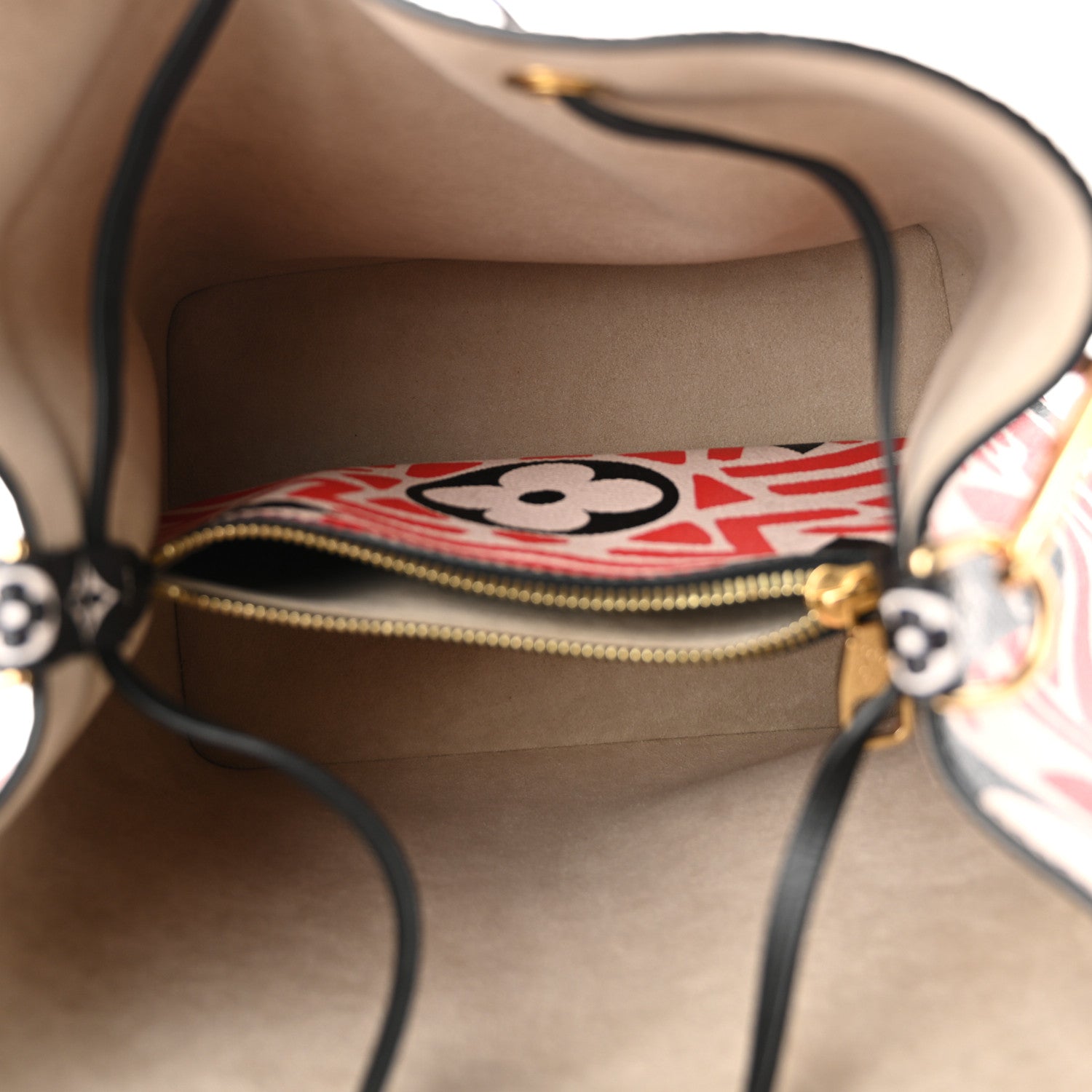 Louis Vuitton Monogram Giant Crafty NeoNoe MM Creme Rouge Black 5 of 9