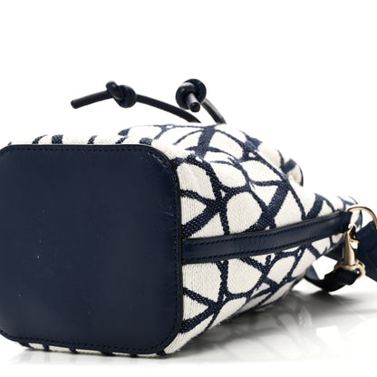 Valentino Garavani Toile Iconographe Nappa Mini Vlogo Signature Bucket Bag White Worker 9 of 9