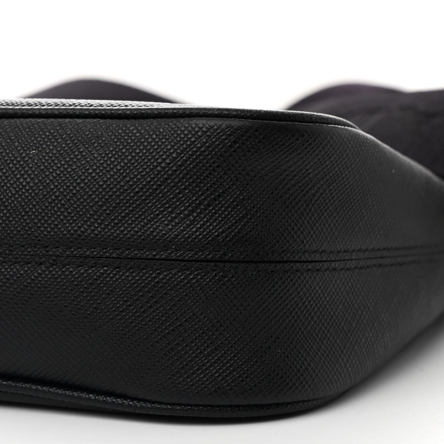 Saffiano Lux Re-Edition 2005 Shoulder Bag Black