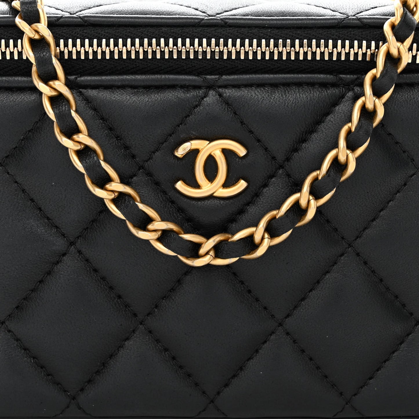 Lambskin Quilted Pearl Crush Small Vanity Case With Chain Black
