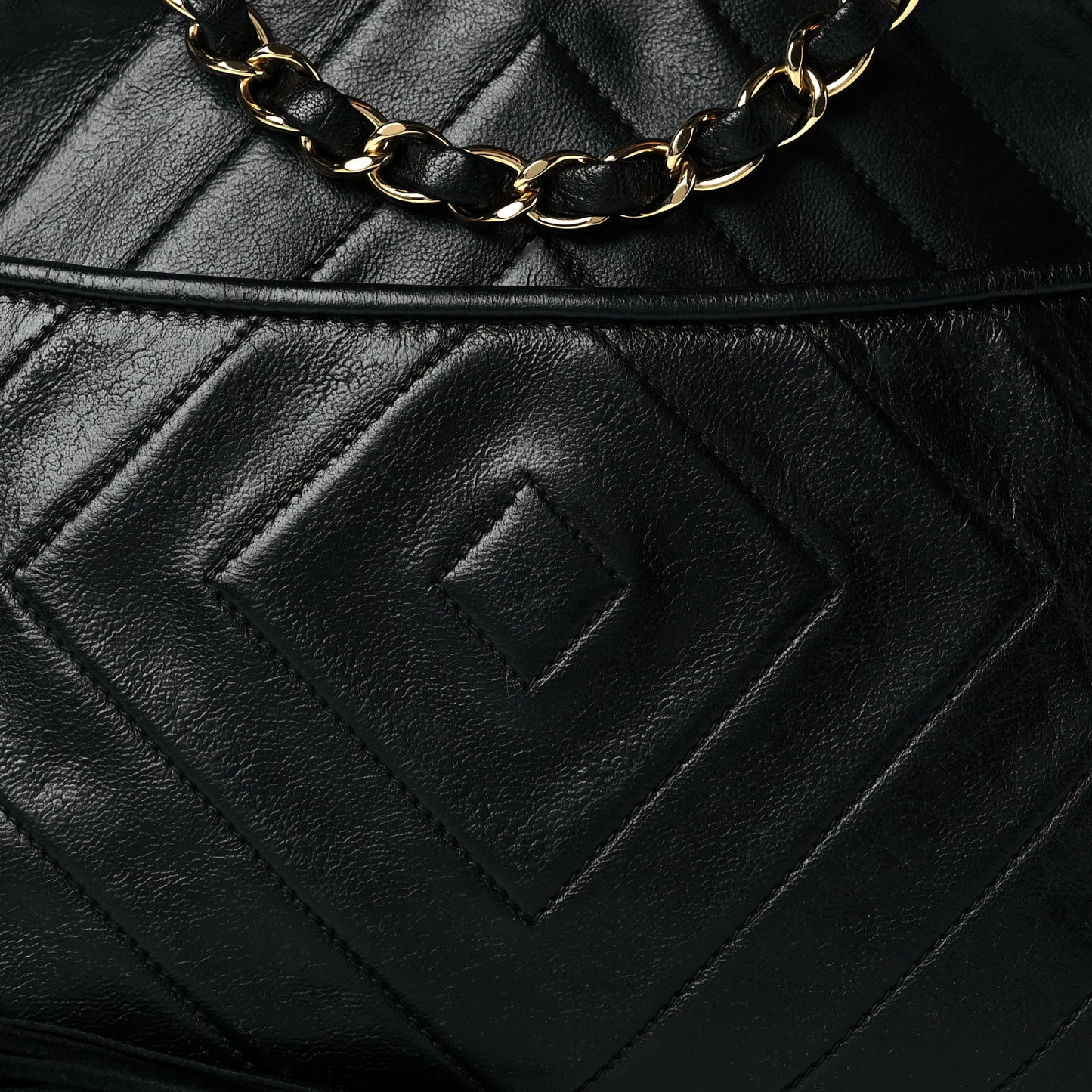 Lambskin Chevron Quilted Tassel Camera Case Black