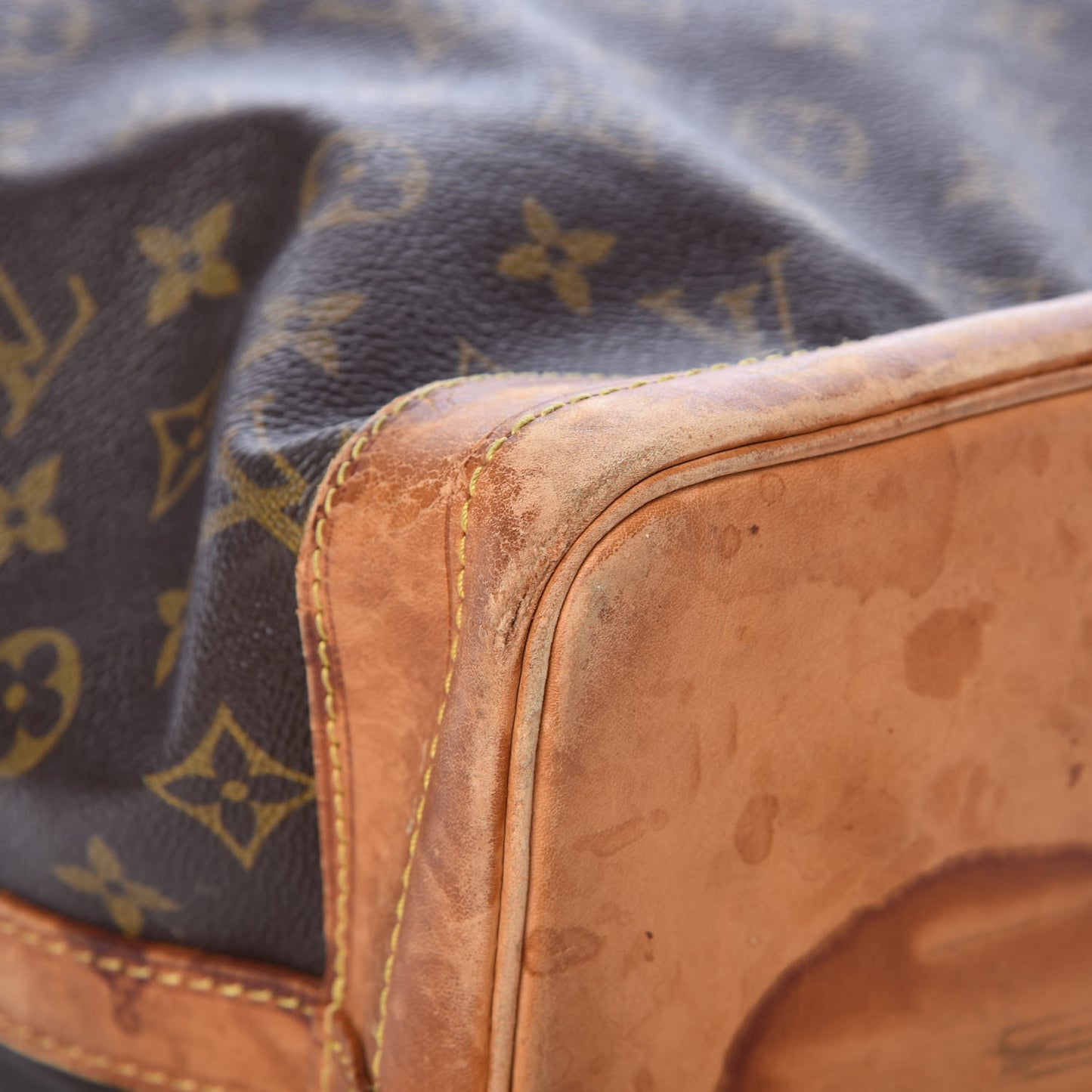 Monogram Noe
