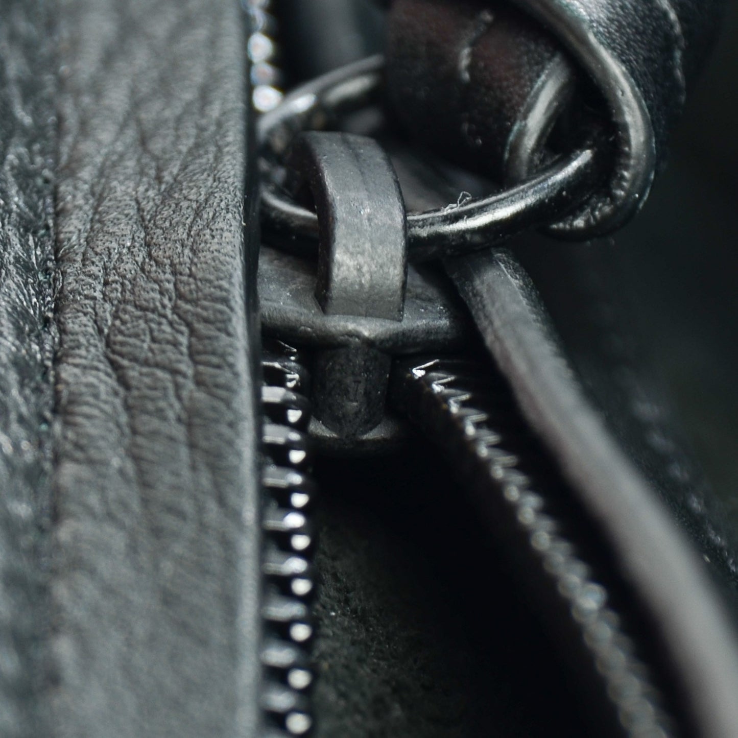 Supple Calfskin Medium Phantom Luggage Black