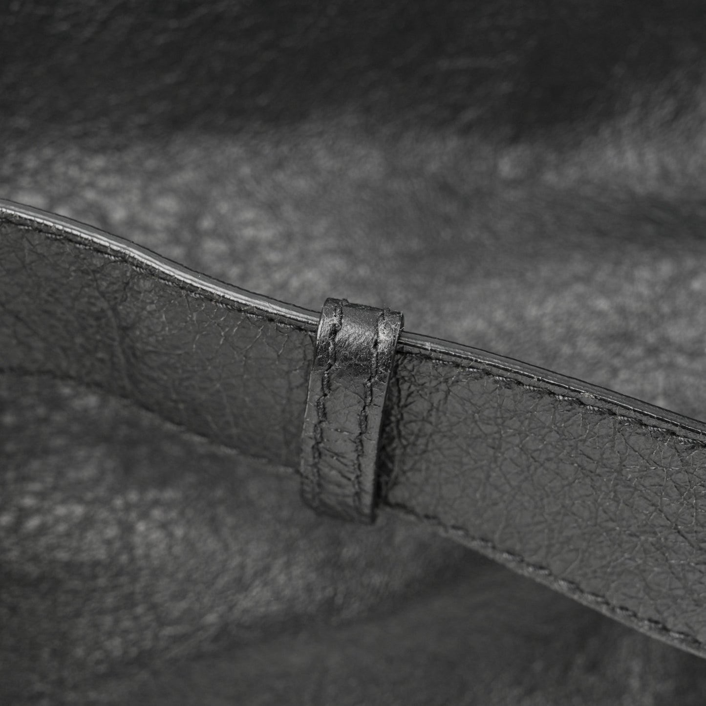 Agneau Day Messenger Black