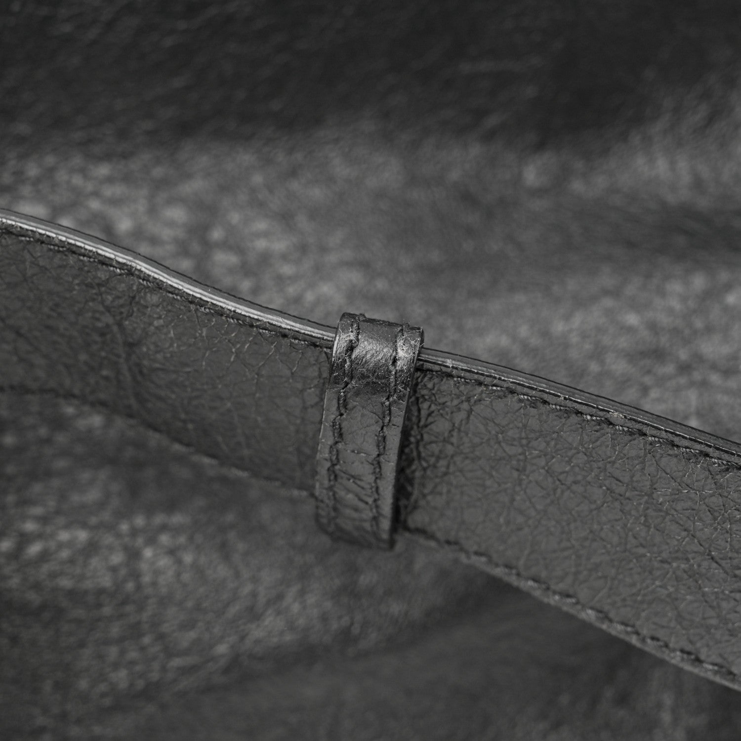 Balenciaga Agneau Day Messenger Black 13 of 15