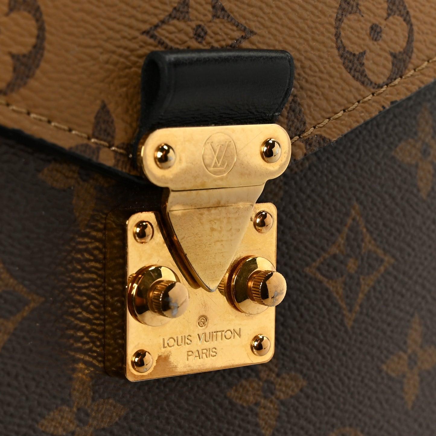 Reverse Monogram Pochette Metis