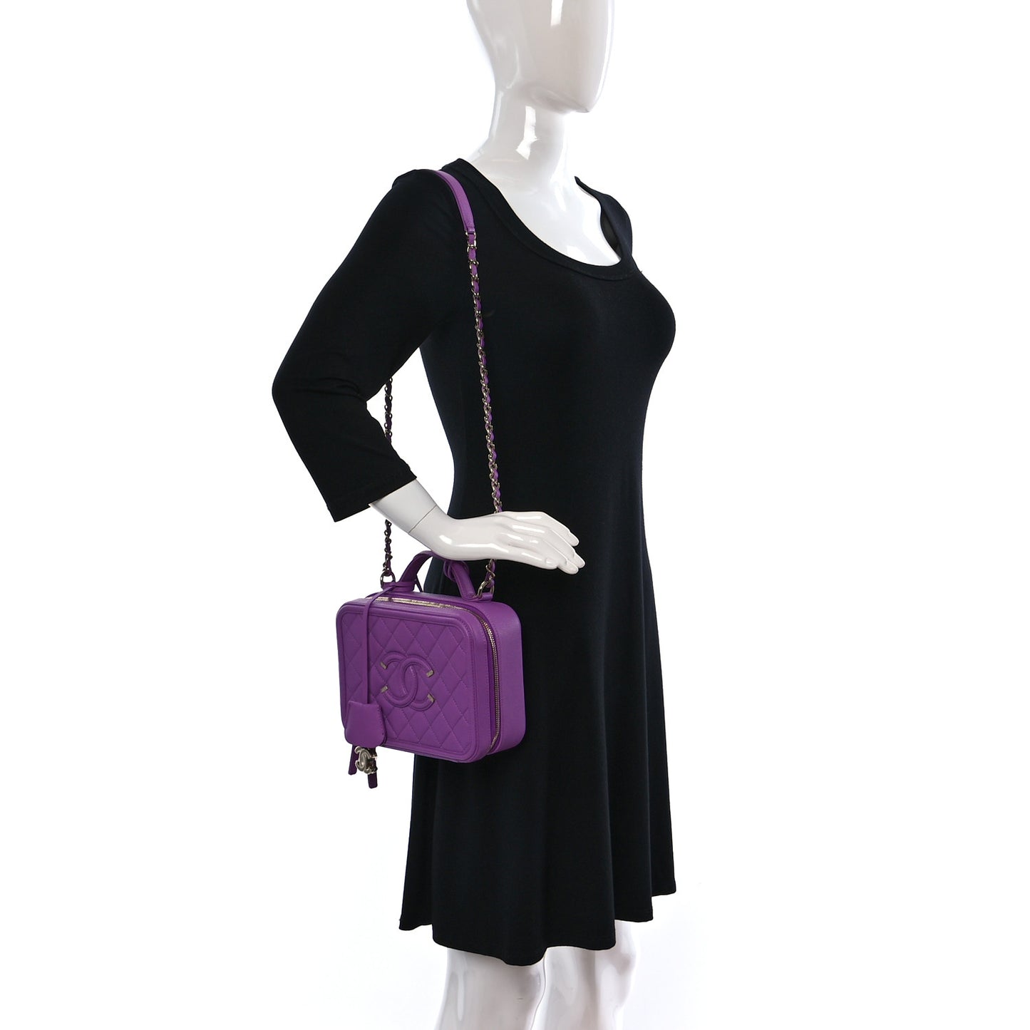 Caviar Quilted Medium CC Filigree Vanity Case Purple