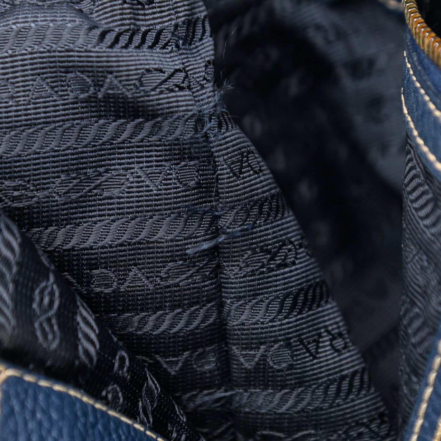 Vitello Daino Hobo Bluette