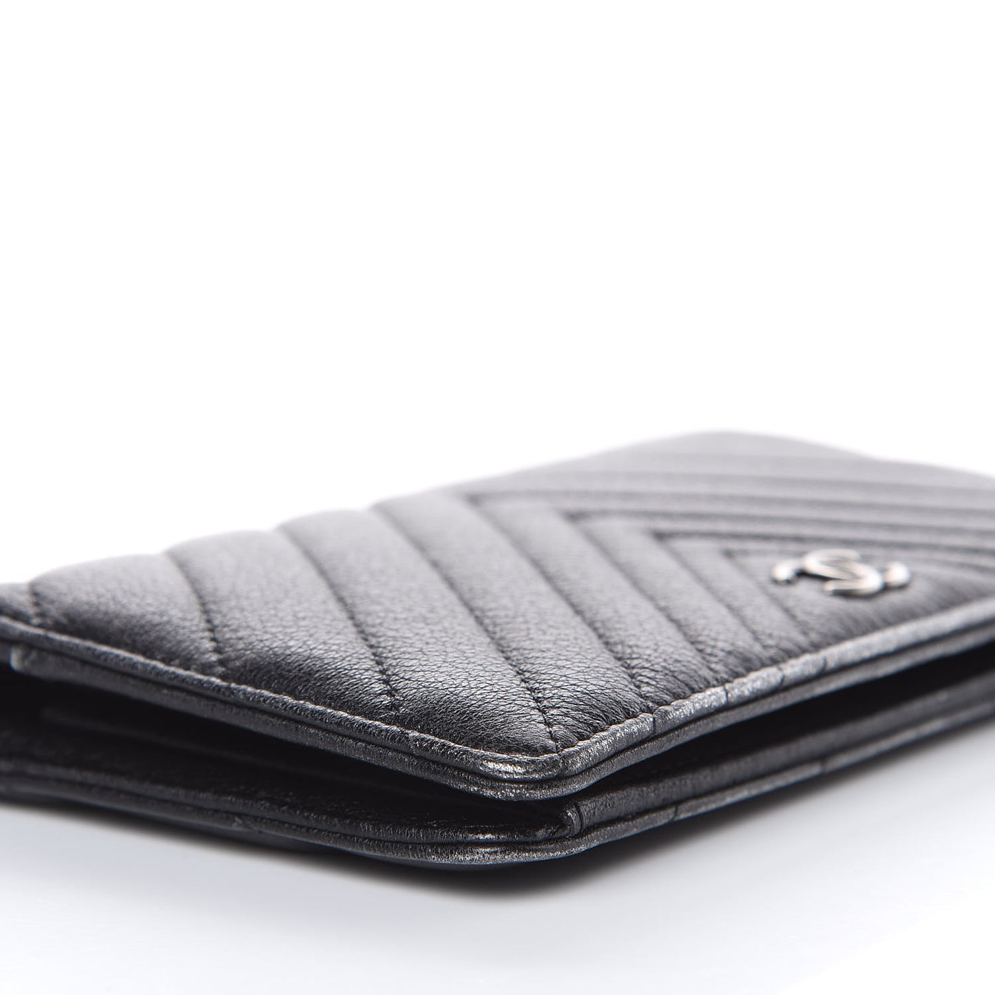 Shiny Goatskin Chevron Quilted Yen Wallet Black