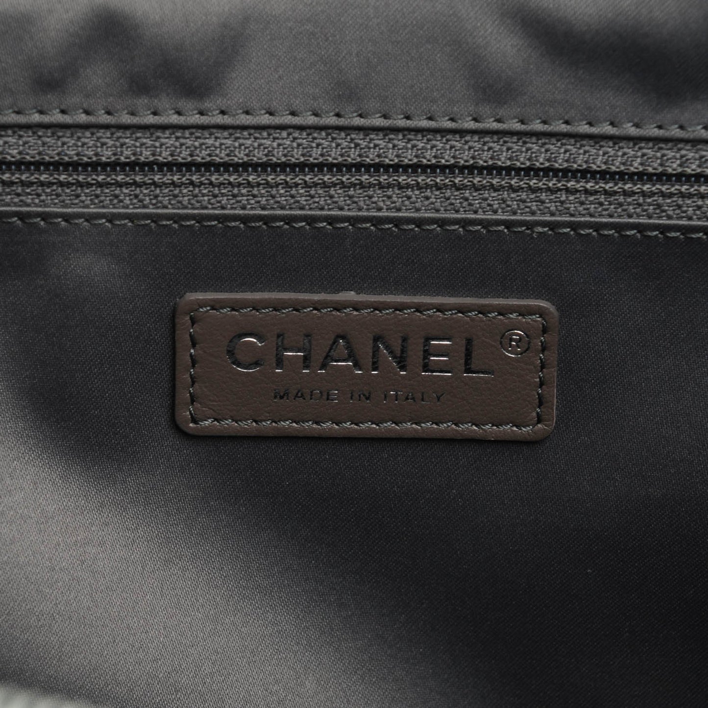 Caviar Quilted XL Grand Shopping Tote GST Dark Grey