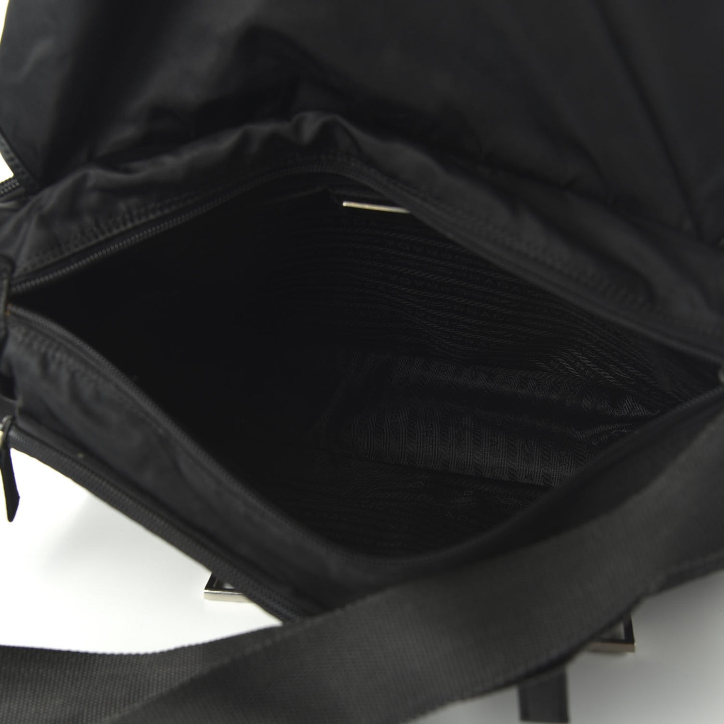 Nylon Vela Messenger Bag Black