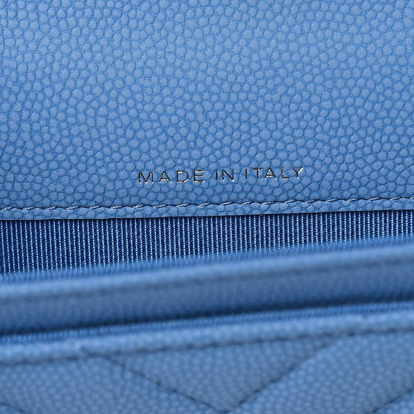 Caviar Chevron Quilted Card Holder Blue