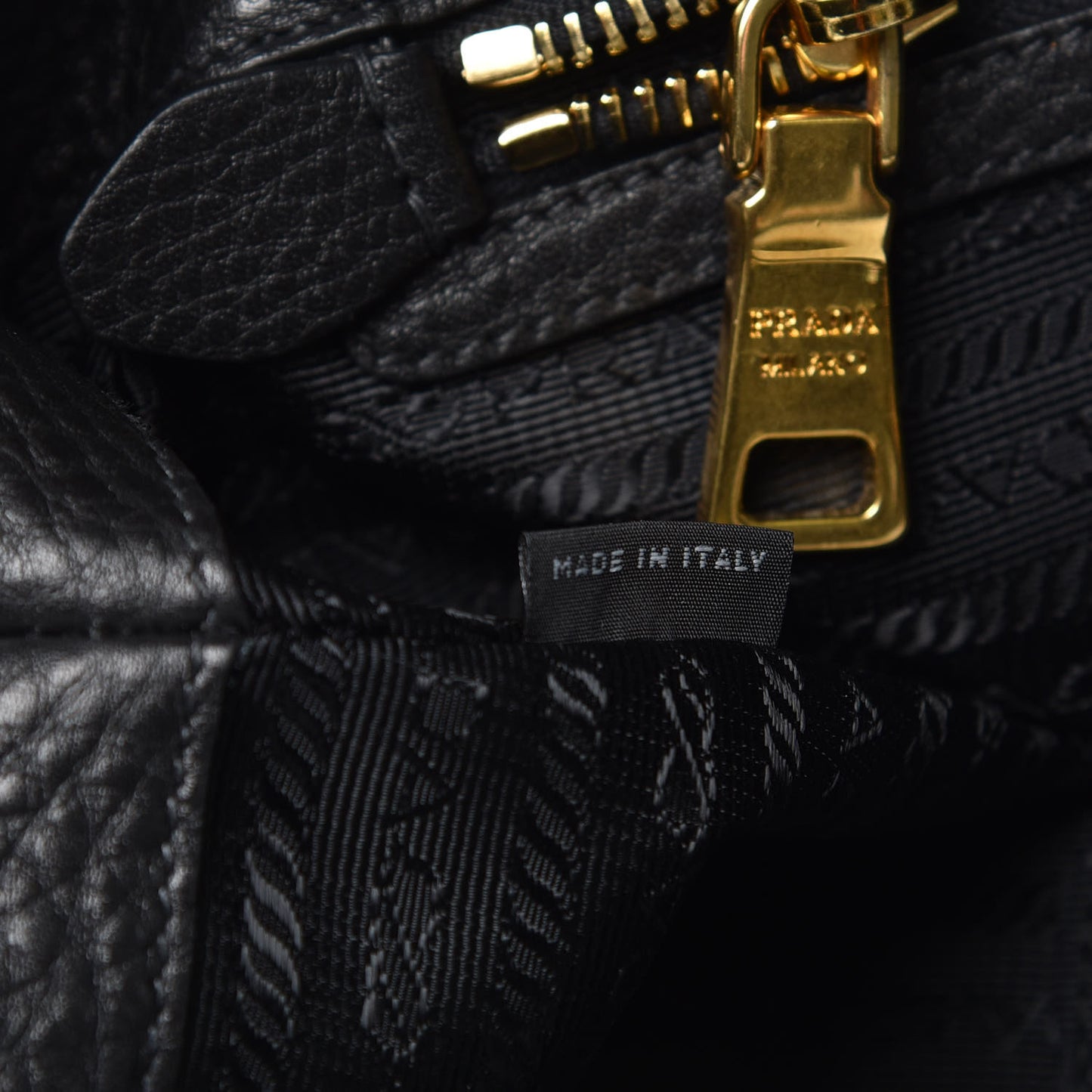 Vitello Daino Tote Black
