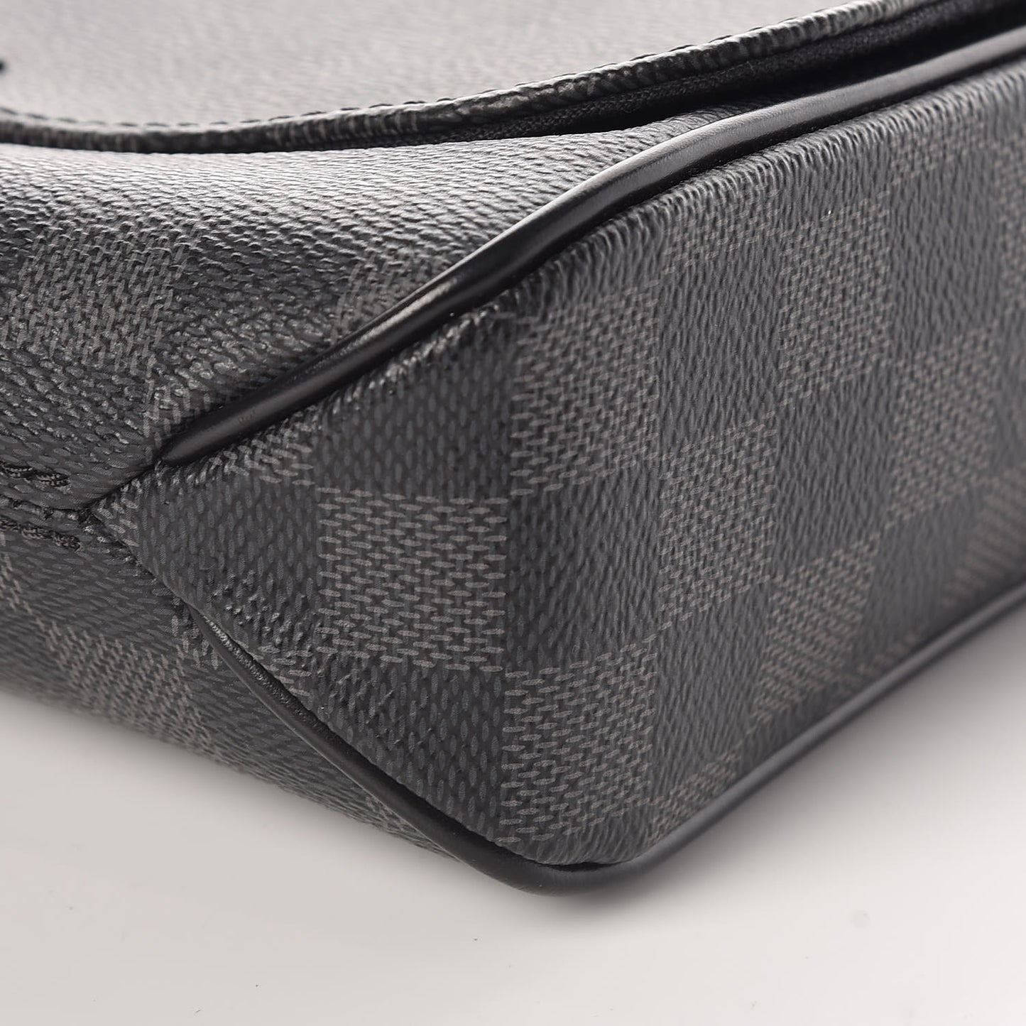 Damier Graphite District PM