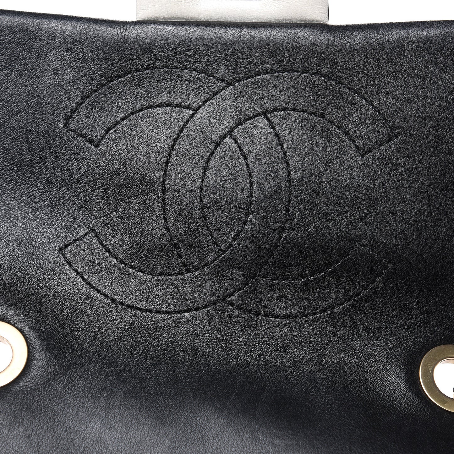 Lambskin Quilted Graphic Medium Flap White Black