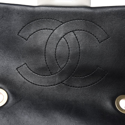 Chanel Lambskin Quilted Graphic Medium Flap White Black 17 of 17