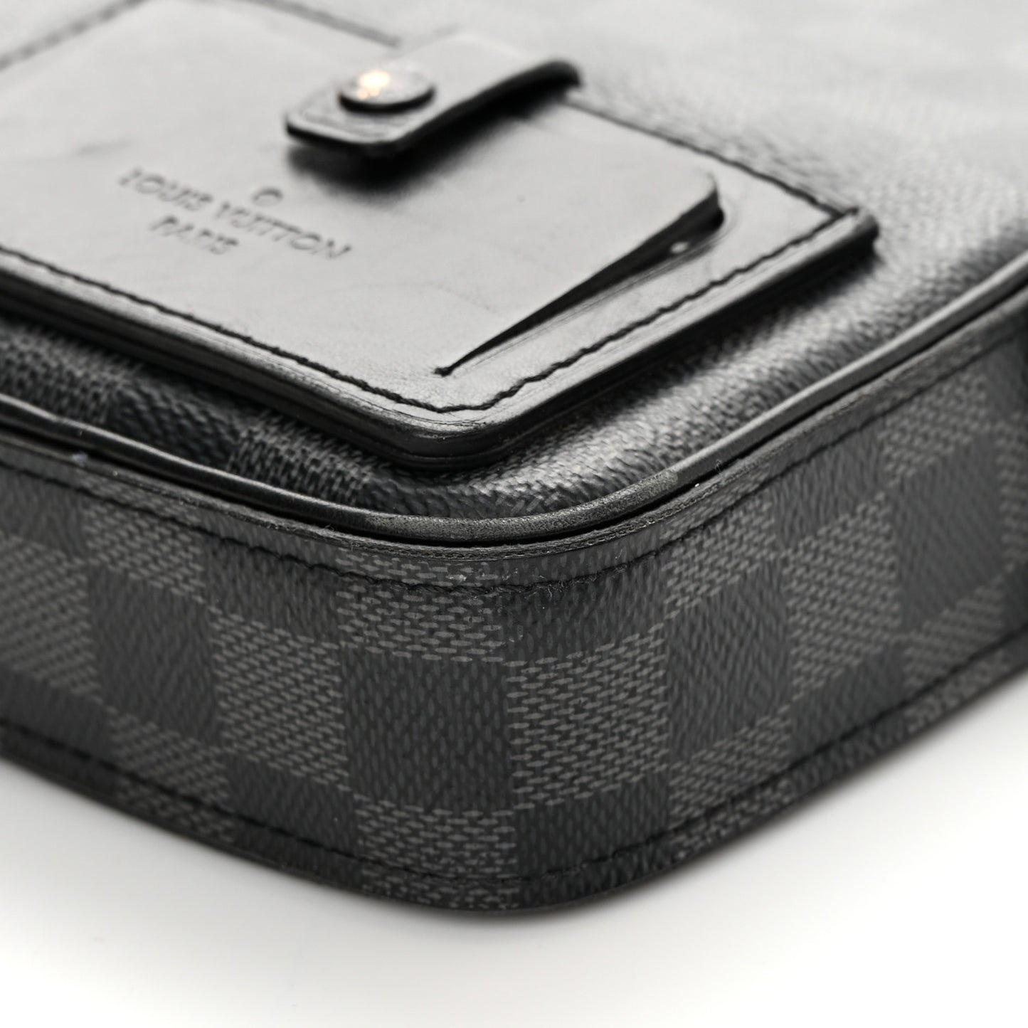 Damier Graphite Alpha Messenger Bag