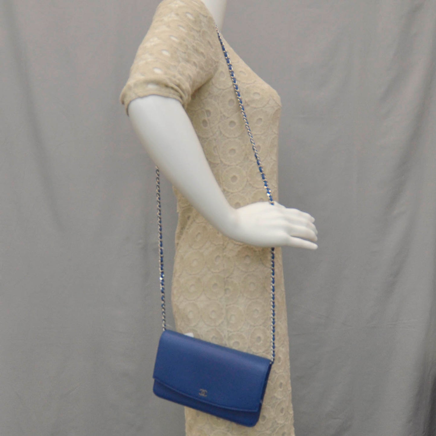 Caviar Wallet on Chain WOC Blue