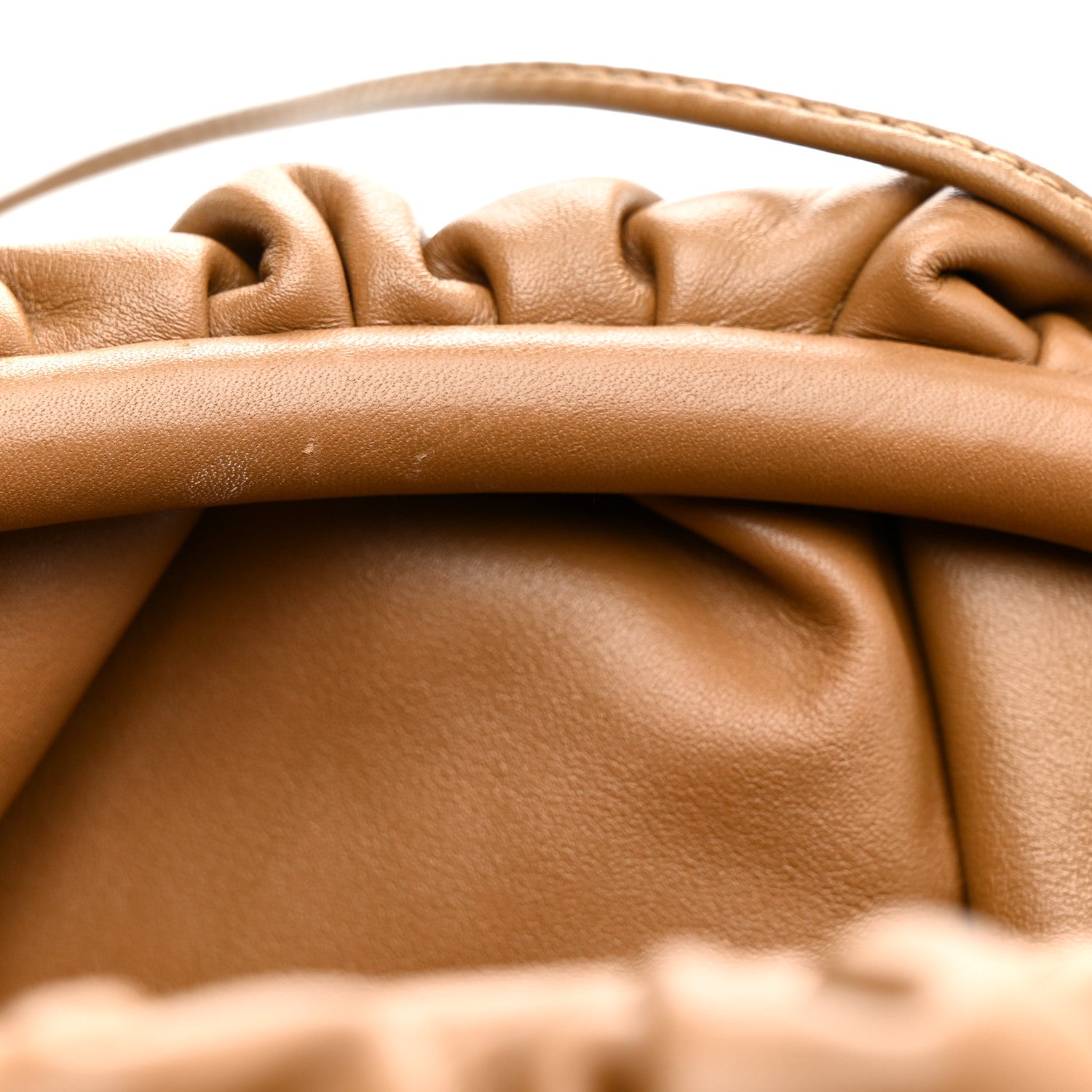 【お値下げ・美品】BOTTEGA VENETA ミニ ポーチ キャメル BOTTEGA VENETA（ボッテガ・ヴェネタ） ミニ ザ・ポーチ ショルダー