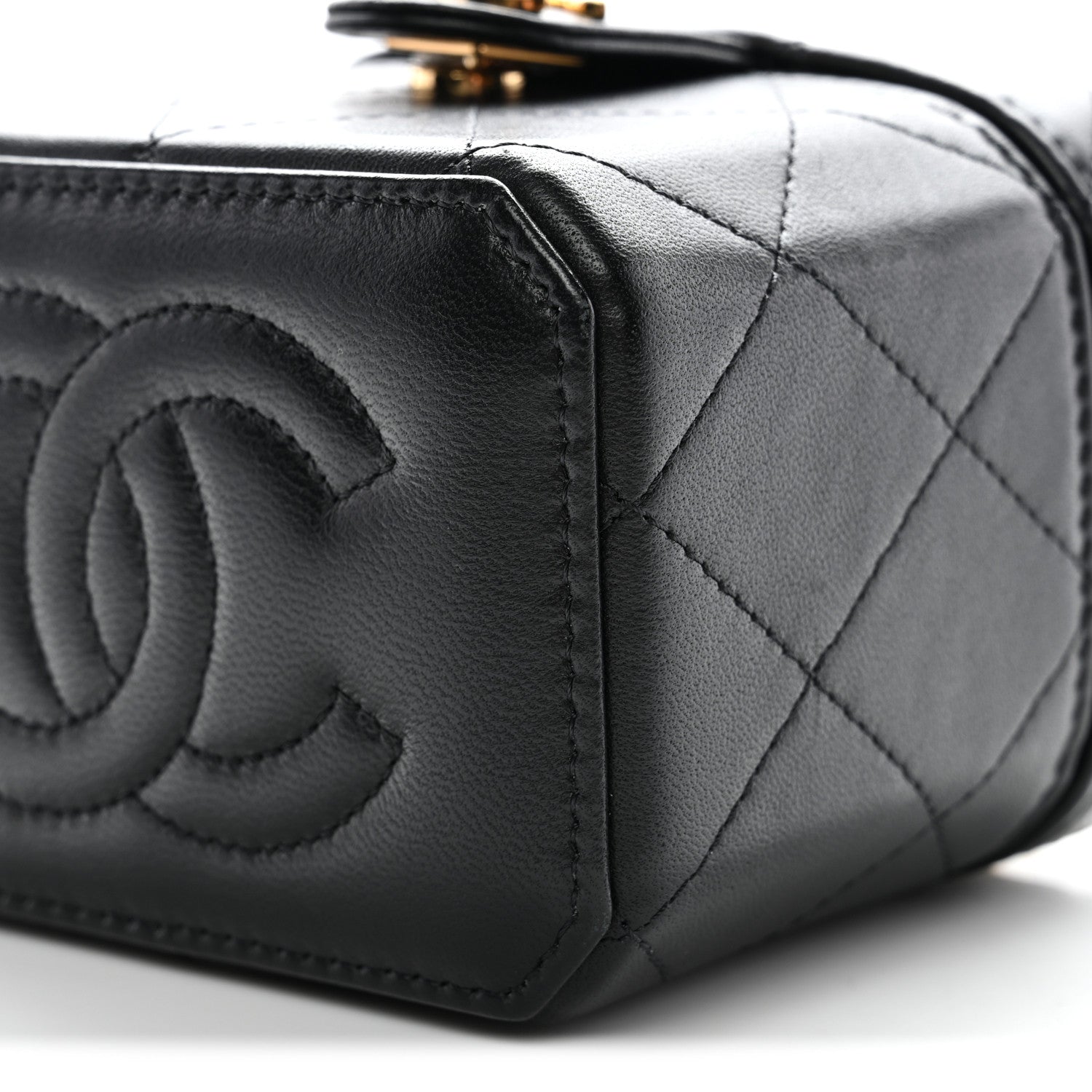 Chanel Lambskin Quilted Vanity Clutch With Chain Black 27 of 31