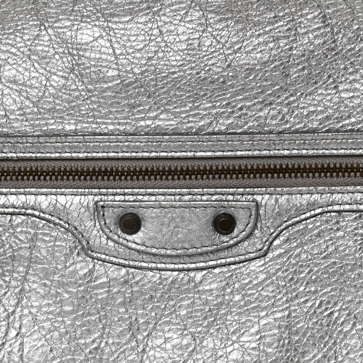 Agneau Classic Hardware Small Pouch Gris Aluminum