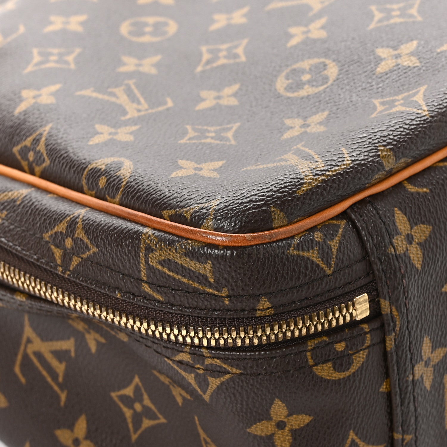 Louis Vuitton Monogram Excursion Shoe Bag 8 of 15