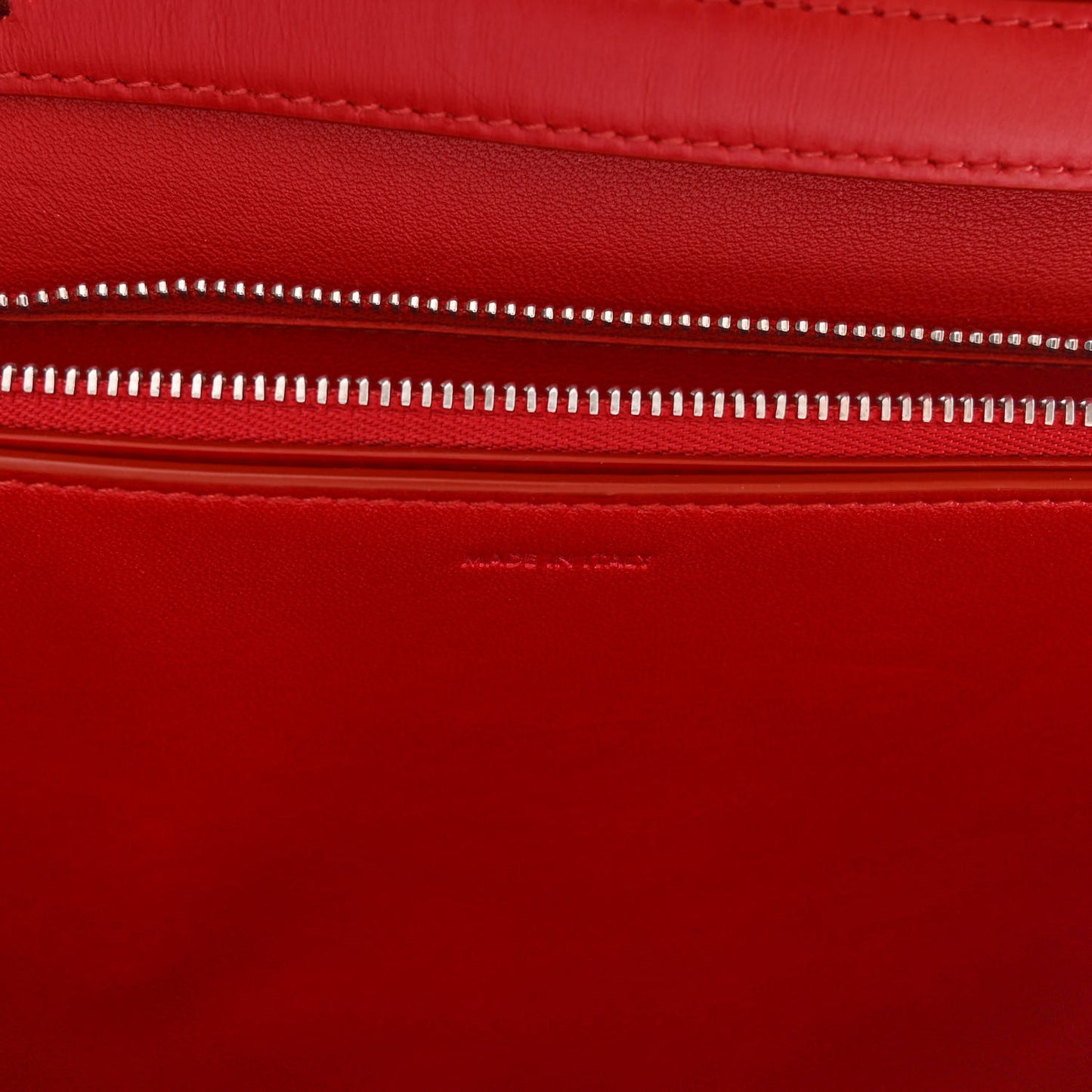 Box Calfskin Medium Classic Box Flap Bag Red