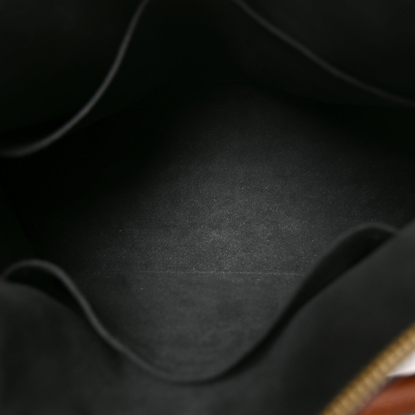 Monogram V Tote MM Black