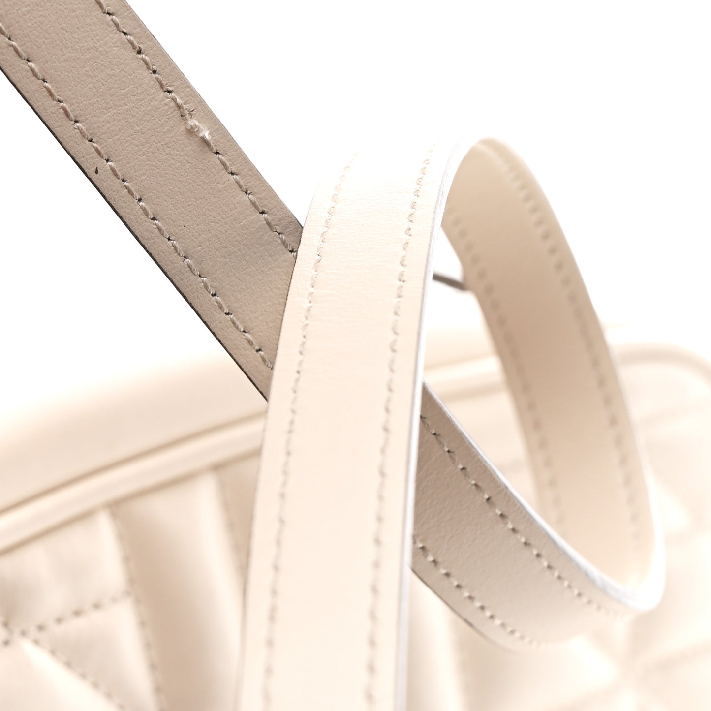 Calfskin Matelasse Aria Small GG Marmont Chain Shoulder Bag Mystic White