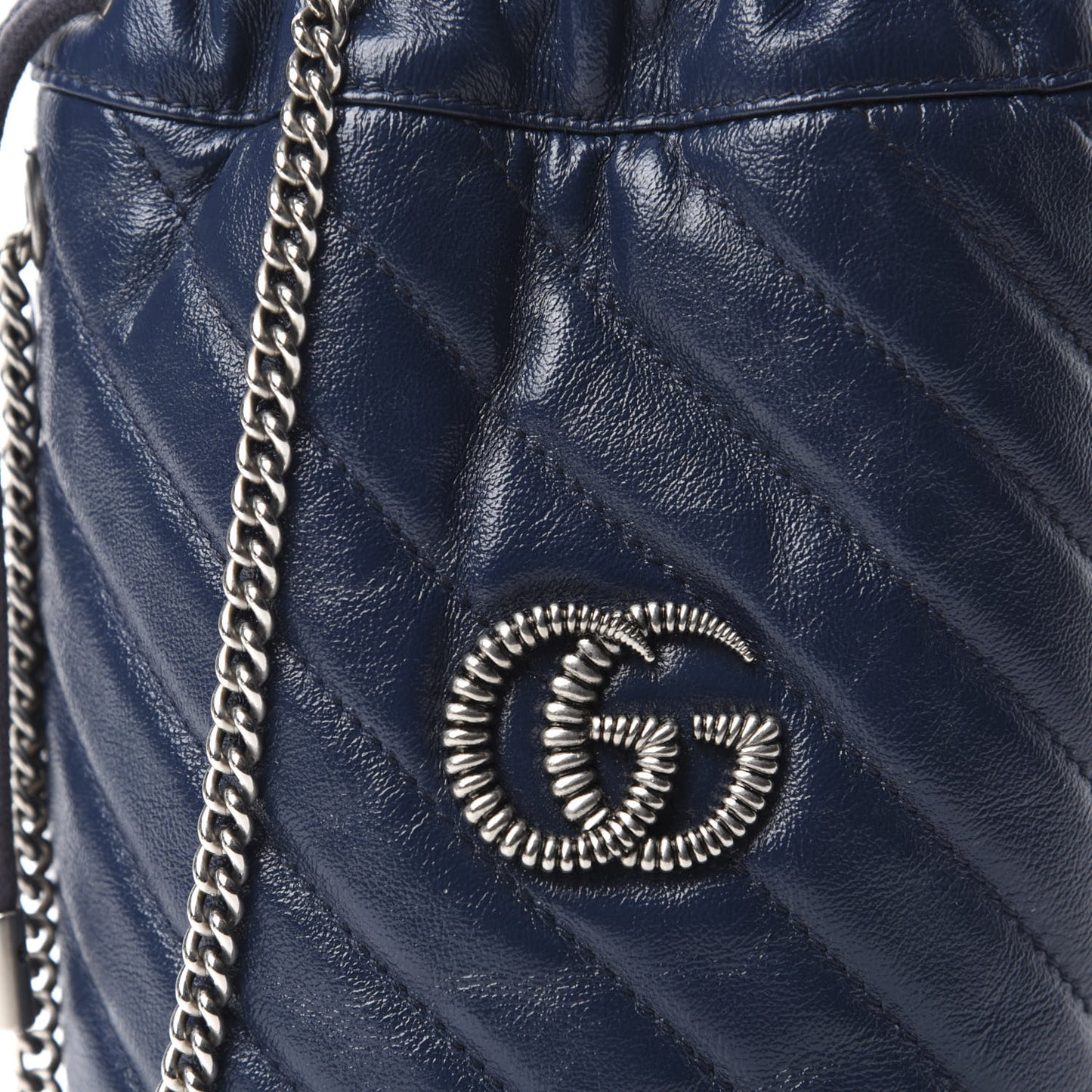 Vintage Effect Calfskin Matelasse Diagonal Mini Torchon GG Marmont 2.0 Bucket Bag Blue Agata Mystic White